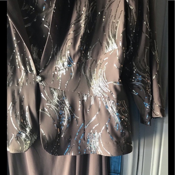 NWT -Stunning Evening Dress 👠🥂💄 - Picture 4 of 9